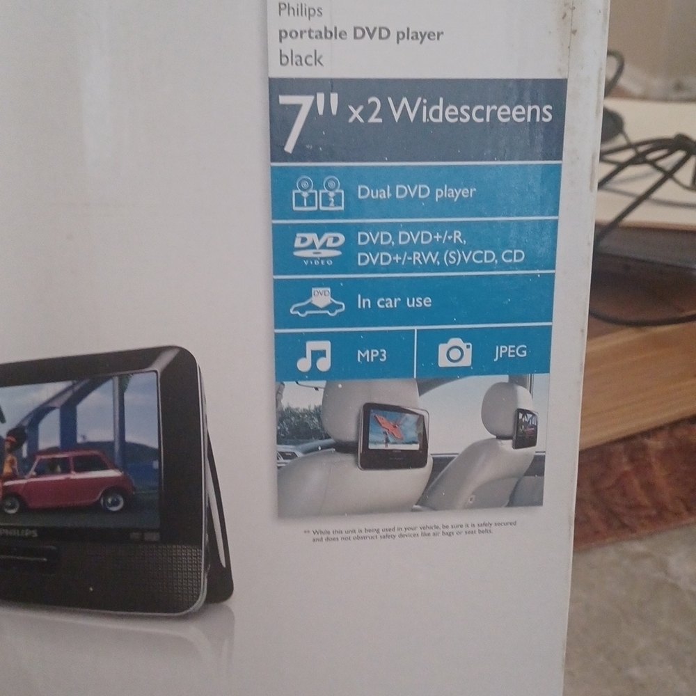 - Double your movies on the road with tow DVD - Picture 2 of 8